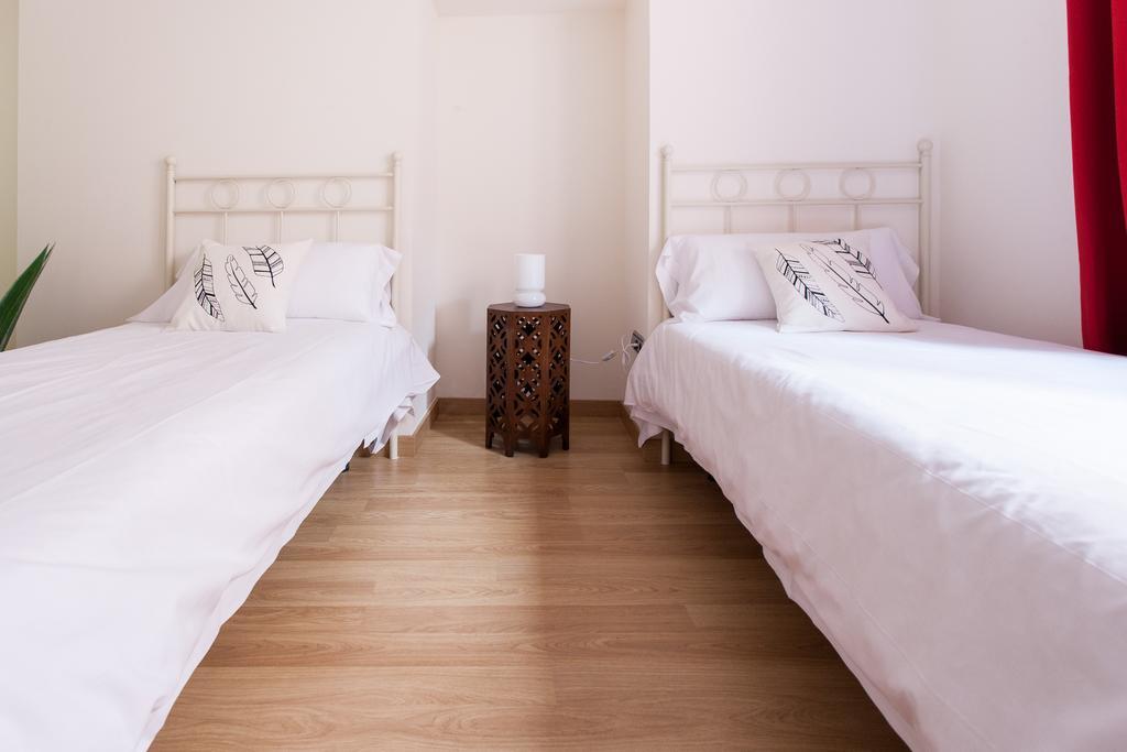 Apartments Ole - Albareda 24 Σεβίλλη Δωμάτιο φωτογραφία