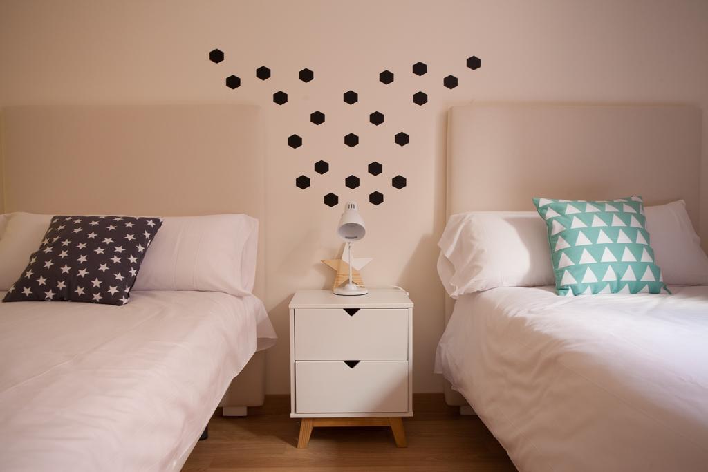 Apartments Ole - Albareda 24 Σεβίλλη Δωμάτιο φωτογραφία